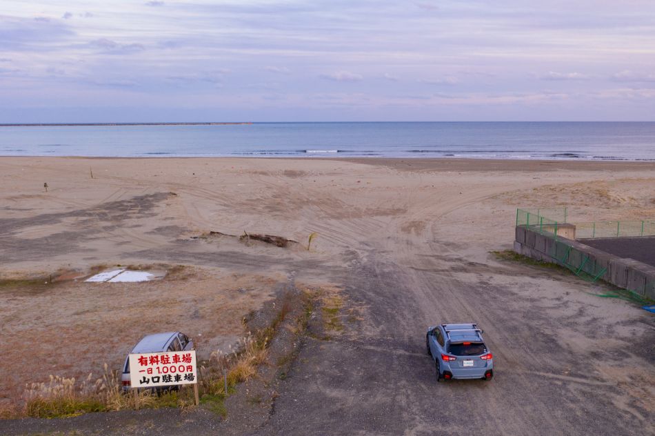 管理人さんいわく、ロケ先の山口売店の先にある砂浜は、ＳＵＢＡＲＵの広告ロケ先に何度か選ばれたことがあるそうです。
