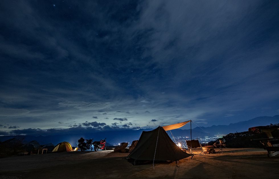 雲が出てもキャンプなら気長に待てる。「待てば星路の日和あり」