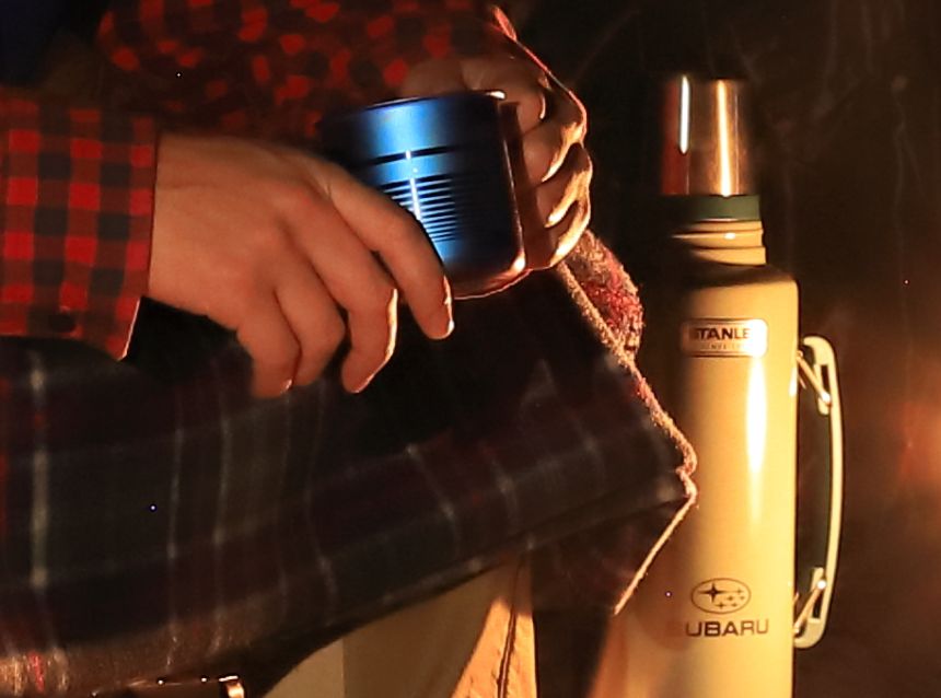 スタンレーボトルとチタン製マグカップ