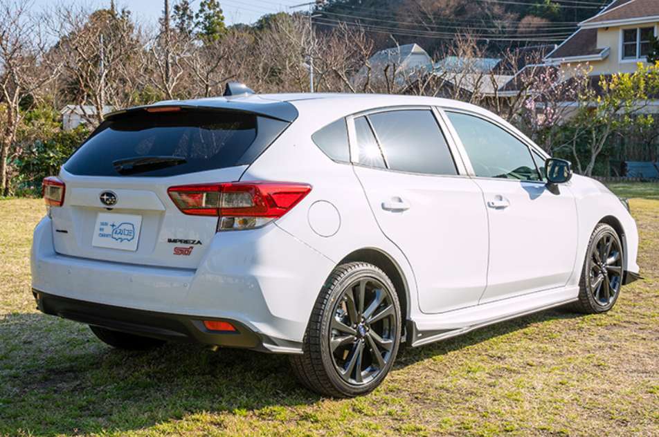 今回の星空車、IMPREZA STI Sport。