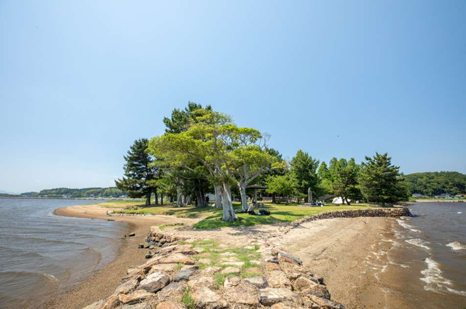 突き出た半島部でとにかく空が広い