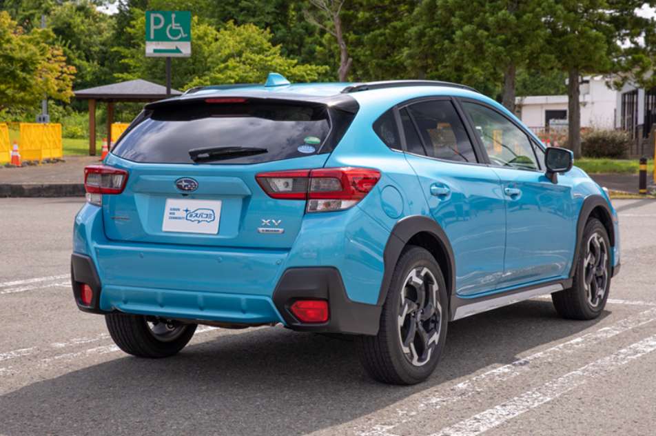 ローマウントタイプのルーフレールで1,550mm+25mmの車高に収まっています。