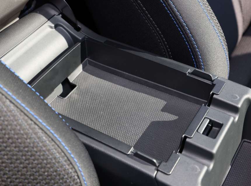 センターコンソールトレー
