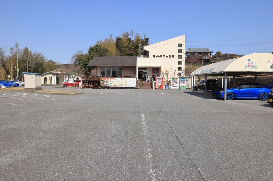 亀山ダム やすらぎ館