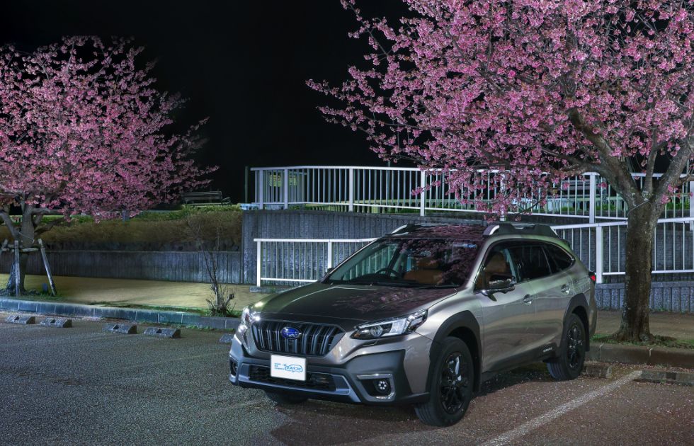 夜桜と愛車のツーショット