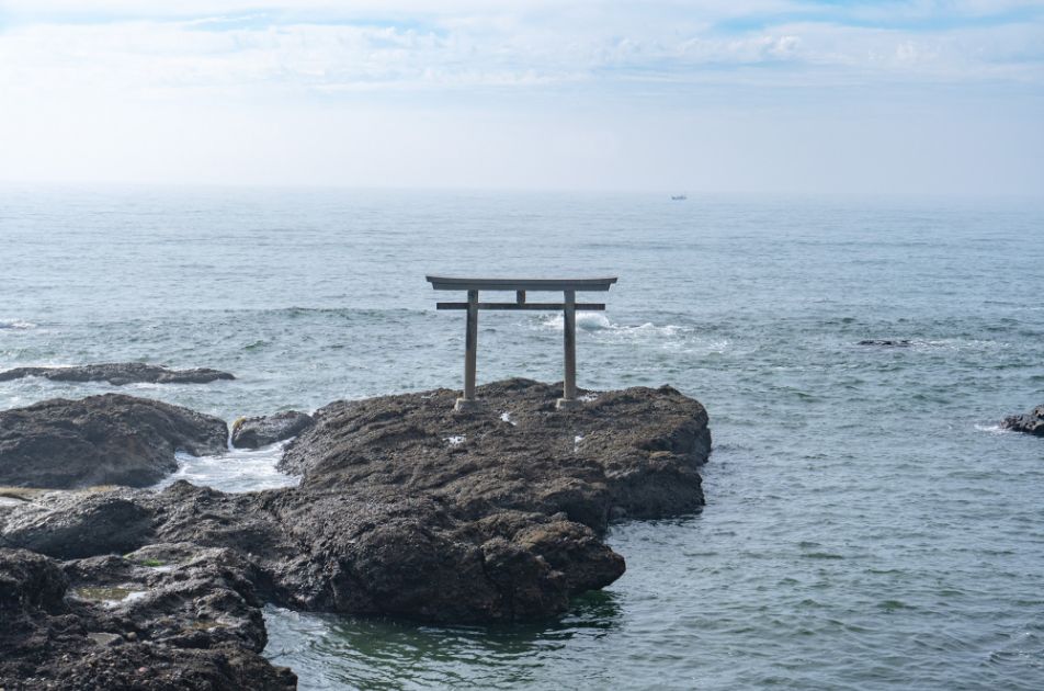 鼻岸壁朝市（たてはながんぺきあさいち）