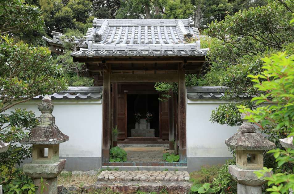 浜松市内にある築山御前月窟廟