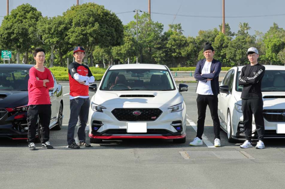 MY双眼鏡を取り出したsino07さん夫妻