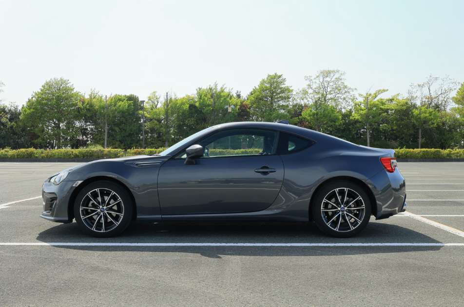 愛車の SUBARU BRZ（ZC系）